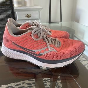 Saucony Ride 13 Hybrid Running Shoes